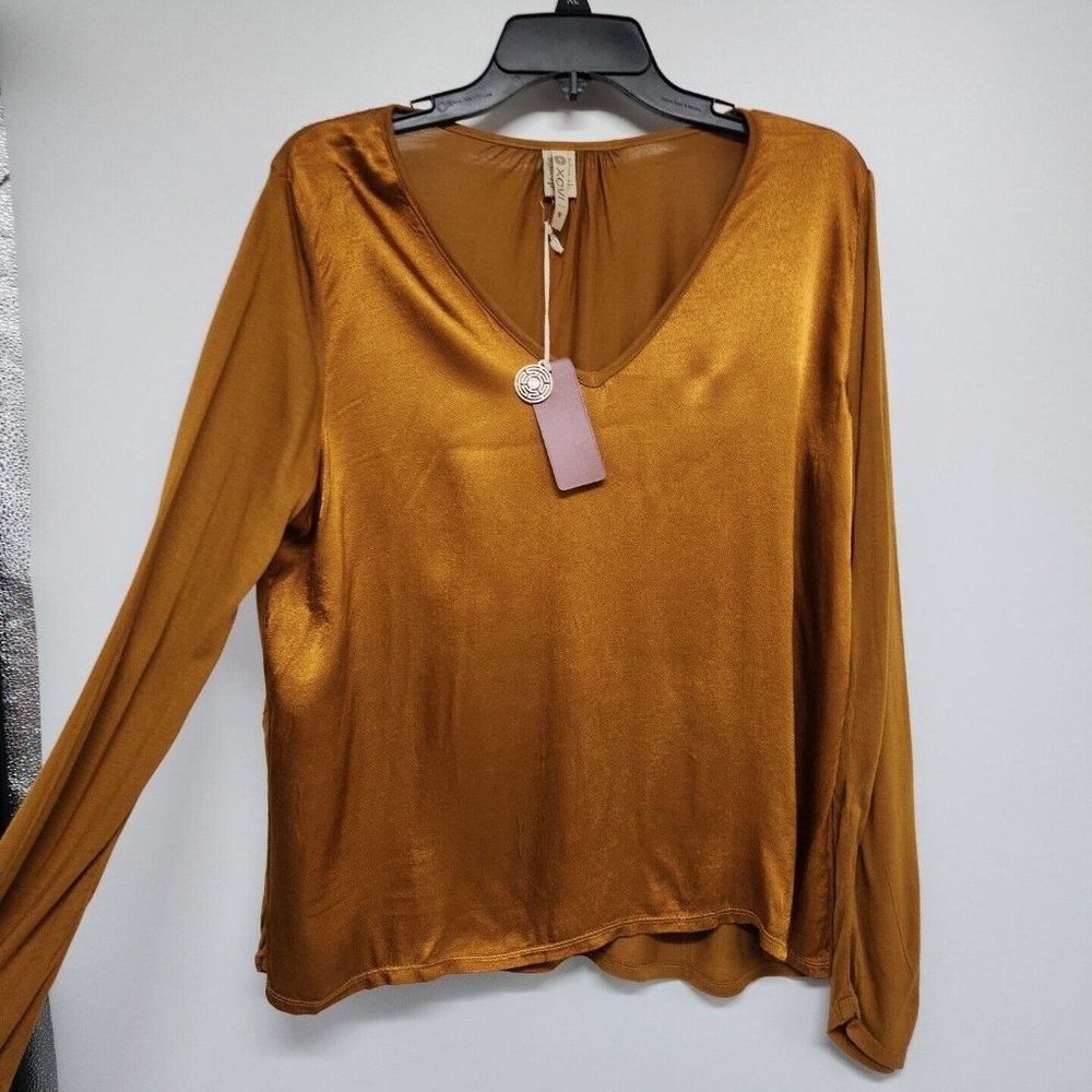 NEW XCVI Size Medium Womens Shirt Top Blouse Gold Long Sleeve Viscose blend